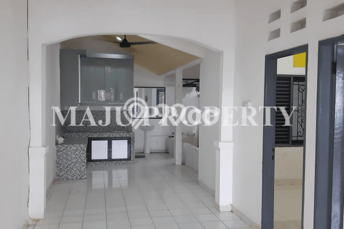 For Sale Hunian Rumah Terawat 2 KT di Raffles Hills, Jakarta Timur For Sale Hunian Rumah Terawat 2 KT di Raffles Hills, Jakarta Timur