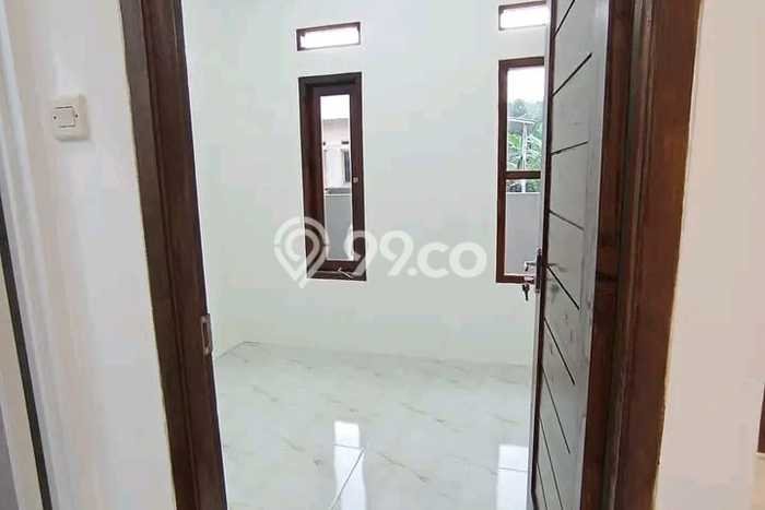 rumah 5 menit ke stasiun dan dekat jalan utama rumah 5 menit ke stasiun dan dekat jalan utama