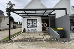 rumah modern row jalan besar akses strategis rumah modern row jalan besar akses strategis