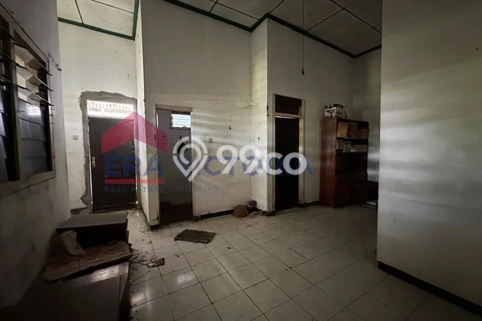 Unit Gudang Disewa Lokasi Kepanjen, Malang Spesifikasi Luas Bangunan 6000m2 Unit Gudang Disewa Lokasi Kepanjen, Malang Spesifikasi Luas Bangunan 6000m2