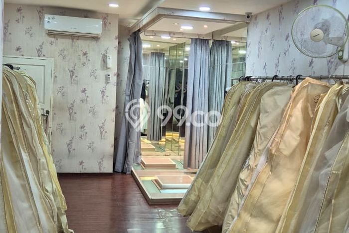 Ruko Disewa di Jakarta Barat dengan LB 79m2 Area Komersial Ramai Ruko Disewa di Jakarta Barat dengan LB 79m2 Area Komersial Ramai