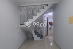 Disewakan Rumah Murah di Jelambar Jakarta Barat dengan 5 KT Disewakan Rumah Murah di Jelambar Jakarta Barat dengan 5 KT