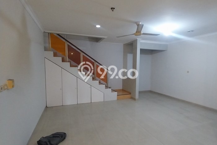 Jarang Ada! Rumah Sewa 5 Kamar Nyaman Siap Huni Tomang Jarang Ada! Rumah Sewa 5 Kamar Nyaman Siap Huni Tomang