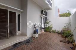 Rumah Mewah LB 525m2 Siap Huni Desain Elegan di Sunrise Garden, Jakarta Barat Rumah Mewah LB 525m2 Siap Huni Desain Elegan di Sunrise Garden, Jakarta Barat