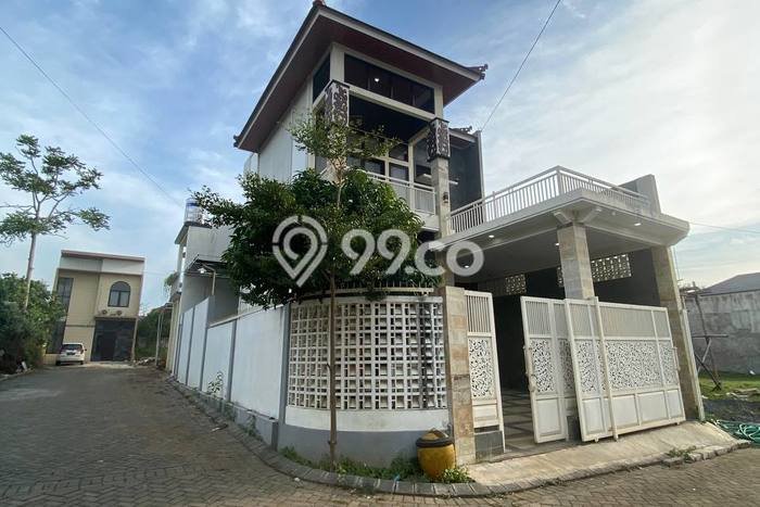 Rumah LT 139m2m² / LB 164m2m² Dekat Rumah Sakit di Kedungkandang, Malang Rumah LT 139m2m² / LB 164m2m² Dekat Rumah Sakit di Kedungkandang, Malang