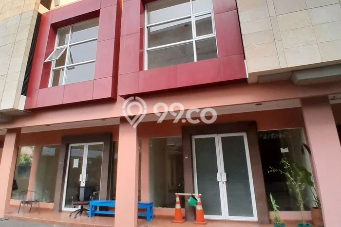 Disewakan Ruko di Pusat Kota Jakarta Selatan Ramai Strategis Disewakan Ruko di Pusat Kota Jakarta Selatan Ramai Strategis