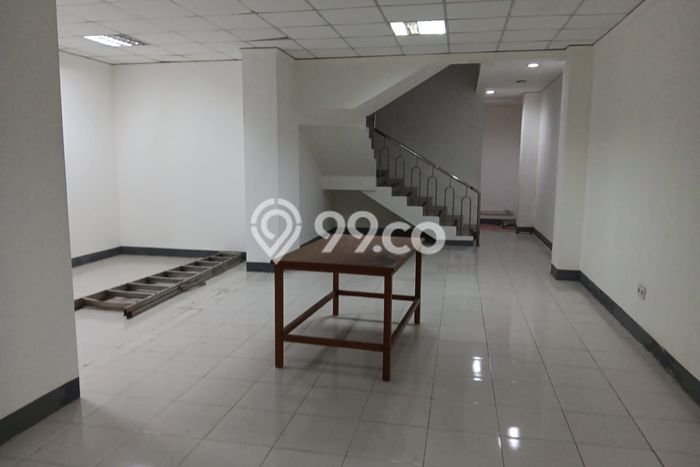 Disewakan Ruko di Kawasan Ramai Warung Buncit Luas 570m2 Disewakan Ruko di Kawasan Ramai Warung Buncit Luas 570m2