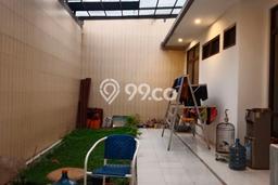 LIMITED OFFER! Rumah Berkualitas di , LT 320m2m² Bangunan 250m2m² LIMITED OFFER! Rumah Berkualitas di , LT 320m2m² Bangunan 250m2m²