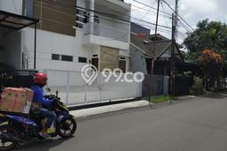 Rumah di Soekarno Hatta, 4 KM, Design Minimalis, LT 125m² LB 130m² Rumah di Soekarno Hatta, 4 KM, Design Minimalis, LT 125m² LB 130m²