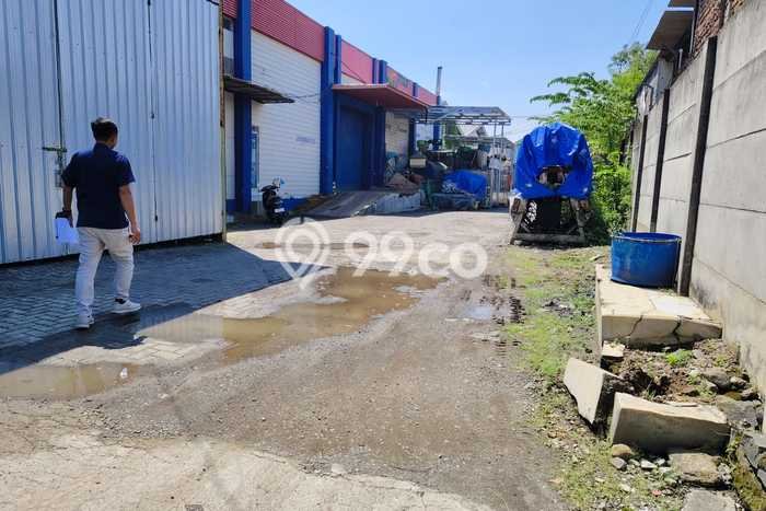 Unit Gudang Paling Strategis di Semarang Barat Semarang dengan LB 1500m2 Unit Gudang Paling Strategis di Semarang Barat Semarang dengan LB 1500m2