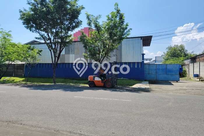 Unit Gudang Paling Strategis di Semarang Barat Semarang dengan LB 1500m2 Unit Gudang Paling Strategis di Semarang Barat Semarang dengan LB 1500m2