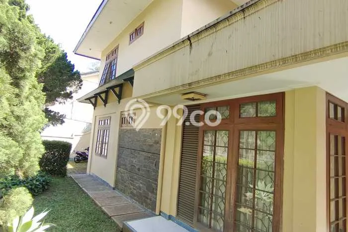 Rumah Elit LB 205m2 Siap Huni Desain Elegan di Pasteur, Bandung Rumah Elit LB 205m2 Siap Huni Desain Elegan di Pasteur, Bandung