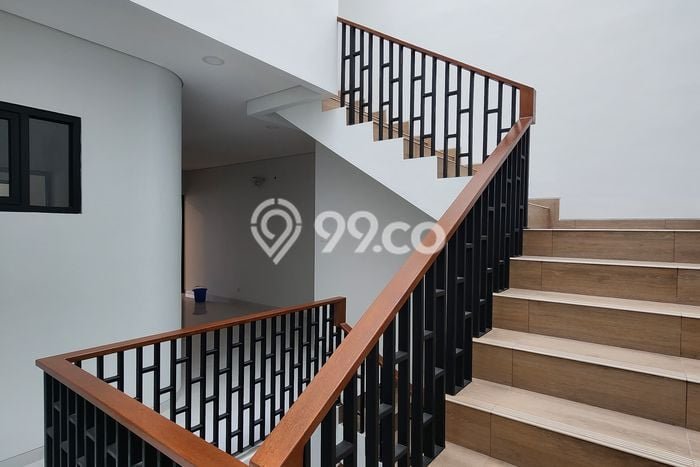 Hunian Mewah LB 430m2 Siap Pakai Desain Elegan di Ampera, Jakarta Selatan Hunian Mewah LB 430m2 Siap Pakai Desain Elegan di Ampera, Jakarta Selatan