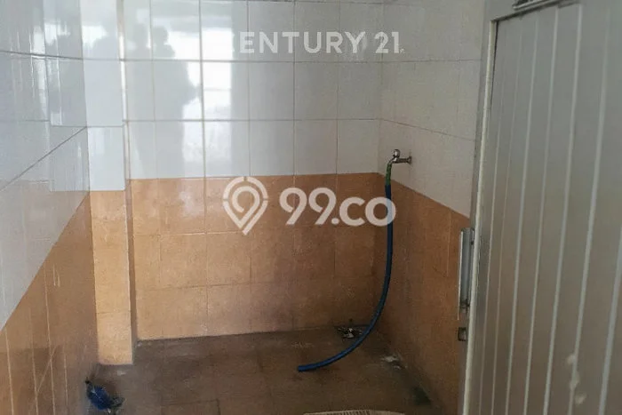 AREA BERKEMBANG! Ruko For Rent Kawasan Holis Cigondewah, Luas 175m², Ready Bisnis AREA BERKEMBANG! Ruko For Rent Kawasan Holis Cigondewah, Luas 175m², Ready Bisnis