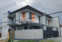 Ready to Use! Luxury House LT 137m2 Desain Modern di Sutorejo Ready to Use! Luxury House LT 137m2 Desain Modern di Sutorejo