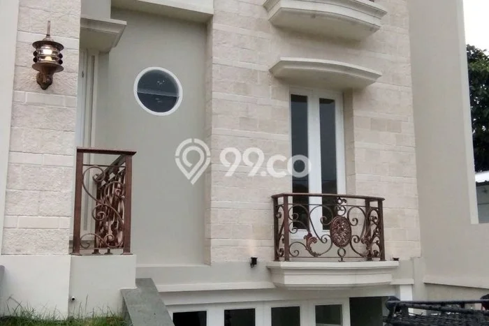 For Sale Rumah Elit Exclusive di Jatinegara, Jakarta Timur For Sale Rumah Elit Exclusive di Jatinegara, Jakarta Timur