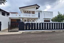 Hunian Mewah LB 262m2 Siap Huni Desain Elegan di Pondok Kelapa, Jakarta Timur Hunian Mewah LB 262m2 Siap Huni Desain Elegan di Pondok Kelapa, Jakarta Timur