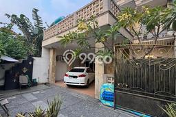 Rumah Strategis Modern Lb 160m2 di Ciracas, Jakarta Timur Rumah Strategis Modern Lb 160m2 di Ciracas, Jakarta Timur