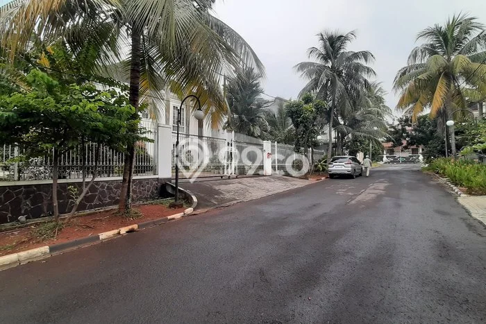 Rumah Luxury Modern Siap Huni di Cibubur Bekasi Rumah Luxury Modern Siap Huni di Cibubur Bekasi
