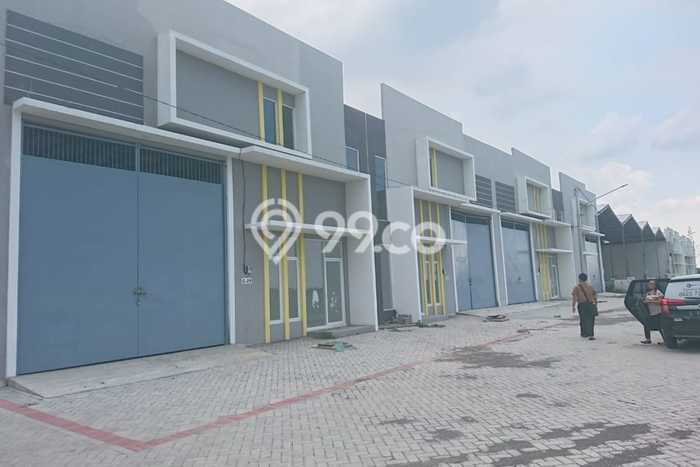 Unit Gudang Dijual di Gresik LT 420m2 & LB 360m2 Unit Gudang Dijual di Gresik LT 420m2 & LB 360m2