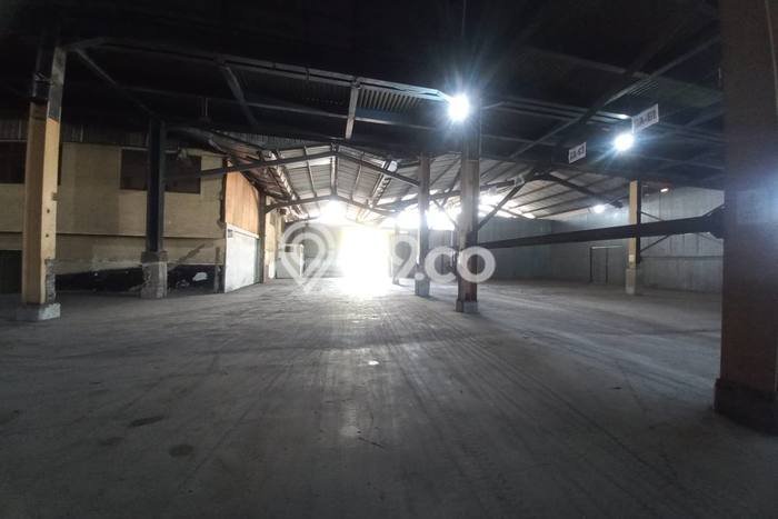 Disewakan Gudang di Pusat Kota Surabaya Ramai Strategis Disewakan Gudang di Pusat Kota Surabaya Ramai Strategis