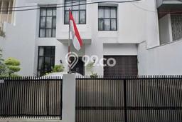 Rumah Asri area Senopati, 3 KM, Area Strategis, Luas 209m² LB 200m² Rumah Asri area Senopati, 3 KM, Area Strategis, Luas 209m² LB 200m²