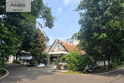 Rumah Asri 6 Kamar Lokasi Tenang di Senopati, Jakarta Selatan Rumah Asri 6 Kamar Lokasi Tenang di Senopati, Jakarta Selatan