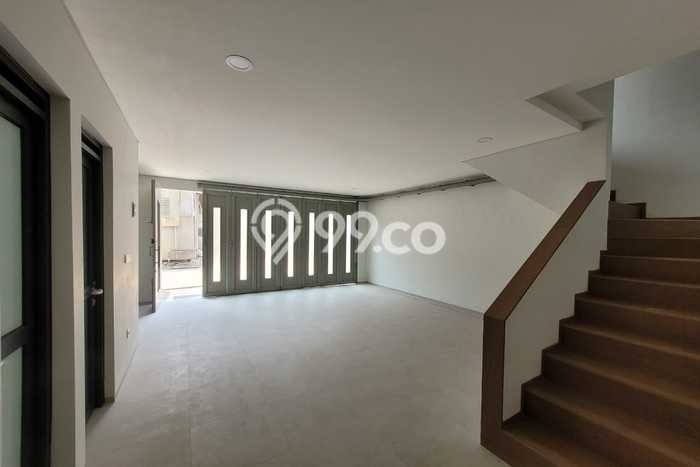 For Sale! Luxury House LT 80m2 Desain Elegan di Setra Duta For Sale! Luxury House LT 80m2 Desain Elegan di Setra Duta