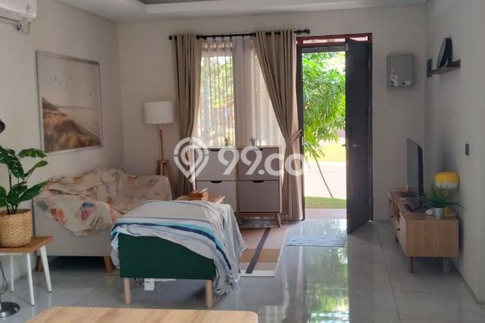Disewakan! Rumah 3 Kamar Tidur &
2 Kamar Mandi di Kota Baru Parahyangan, Bandung Disewakan! Rumah 3 Kamar Tidur &
2 Kamar Mandi di Kota Baru Parahyangan, Bandung
