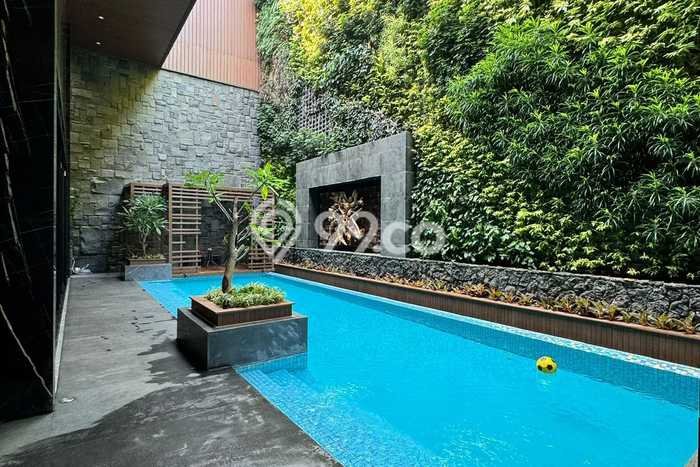 For Sale! Luxury House LT 600m2 Desain Elegan di Pantai Indah Kapuk For Sale! Luxury House LT 600m2 Desain Elegan di Pantai Indah Kapuk