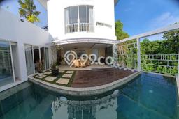 DIJUAL! Vila Kawasan , Luas 181m2m², Posisi Strategis DIJUAL! Vila Kawasan , Luas 181m2m², Posisi Strategis