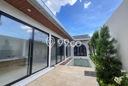 Tempat Strategis! Vila di , Luas 200m2m², Kondisi Terbaik Tempat Strategis! Vila di , Luas 200m2m², Kondisi Terbaik