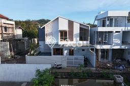 Vila di , Luas 150m2m², Dekat ke beragam keperluan Vila di , Luas 150m2m², Dekat ke beragam keperluan