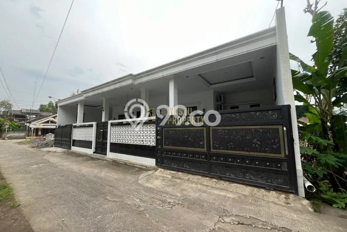 Rumah Strategis Modern Lb 200m2 di Mlati, Sleman Rumah Strategis Modern Lb 200m2 di Mlati, Sleman