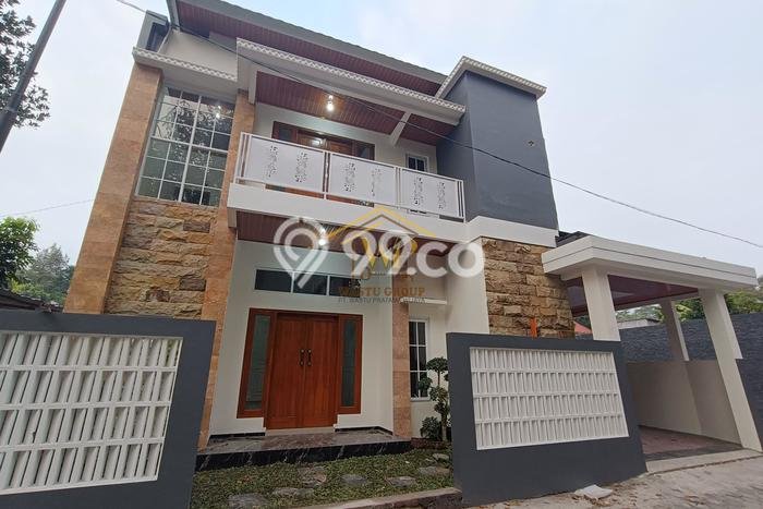 DIJUAL CEPAT! Rumah Siap Huni Lokasi Premium Ngemplak, Luas 130m² LB 120m² DIJUAL CEPAT! Rumah Siap Huni Lokasi Premium Ngemplak, Luas 130m² LB 120m²