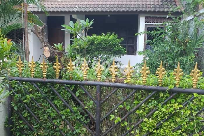 For Sale! Luxury House LT 230m2 Desain Modern di Cipinang For Sale! Luxury House LT 230m2 Desain Modern di Cipinang