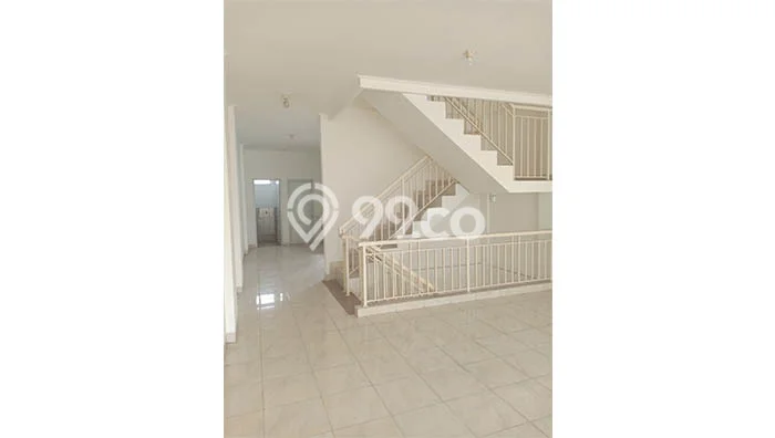 LOKASI BISNIS! Ruko For Rent Kawasan Pulo Gadung, Luas 560m², Jalan Strategis LOKASI BISNIS! Ruko For Rent Kawasan Pulo Gadung, Luas 560m², Jalan Strategis