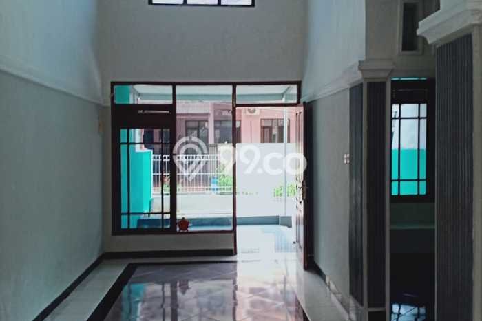 Rumah Modern Minimalis 2 KT Bisa Langsung Pindah di Banyumanik Rumah Modern Minimalis 2 KT Bisa Langsung Pindah di Banyumanik