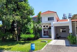 LOKASI STRATEGIS! Rumah di Semarang Barat, Dekat Stasiun, 2 KM, Luas 240m2m² Bangunan 150m2m² LOKASI STRATEGIS! Rumah di Semarang Barat, Dekat Stasiun, 2 KM, Luas 240m2m² Bangunan 150m2m²