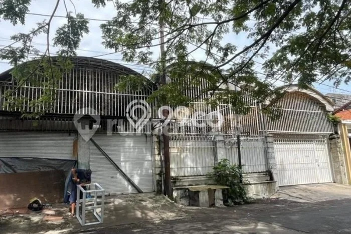 Lokasi strategis! Rumah siap huni dikontrakkan di Wonokromo LB 500m2 Lokasi strategis! Rumah siap huni dikontrakkan di Wonokromo LB 500m2