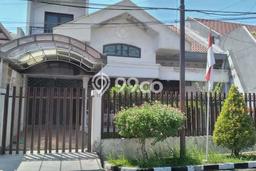 Rumah Strategis Minimalis Lb 220m2 di Dukuh Pakis, Surabaya Rumah Strategis Minimalis Lb 220m2 di Dukuh Pakis, Surabaya