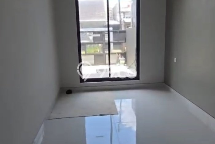 Rumah Modern Minimalis 4 Kamar Siap Huni di Rungkut Rumah Modern Minimalis 4 Kamar Siap Huni di Rungkut