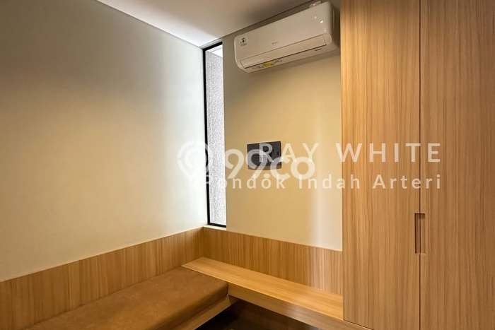 For Sale! Luxury House LT 107m2 Desain Modern di Kemang For Sale! Luxury House LT 107m2 Desain Modern di Kemang