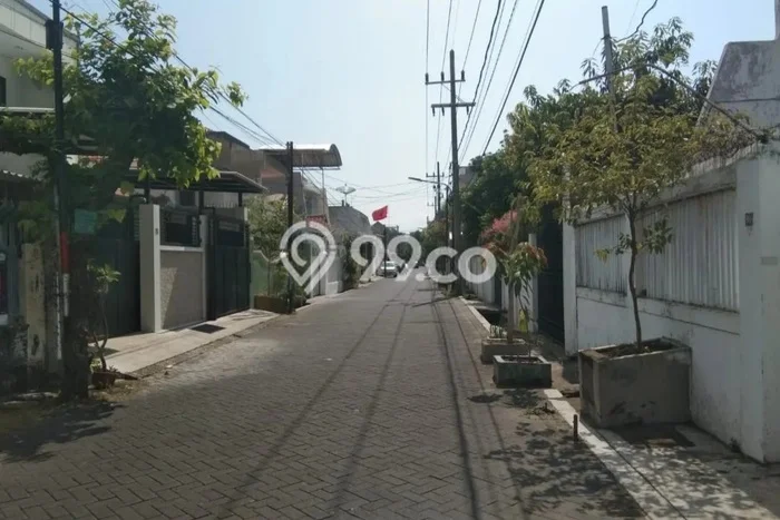 Dijual Rumah 4 Kamar Lokasi Strategis Nyaman dan Strategis di Tambaksari Dijual Rumah 4 Kamar Lokasi Strategis Nyaman dan Strategis di Tambaksari