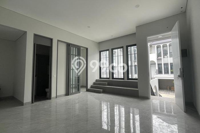 Hunian Mewah LB 165m2 Siap Huni Desain Elegan di BSD Green Wich, Tangerang Hunian Mewah LB 165m2 Siap Huni Desain Elegan di BSD Green Wich, Tangerang