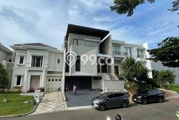 Ready to Use! Luxury House LT 250m2 Desain Elegan di Gading Serpong Ready to Use! Luxury House LT 250m2 Desain Elegan di Gading Serpong