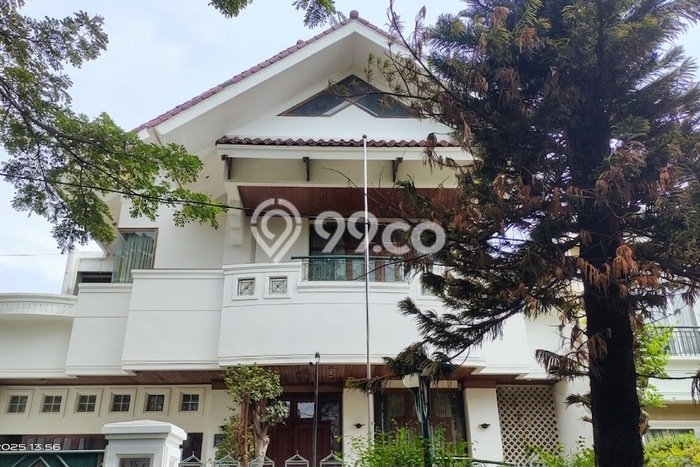 Dijual Rumah Premium dengan Fasilitas Sekitar Komplit di Kembangan, Jakarta Barat Dijual Rumah Premium dengan Fasilitas Sekitar Komplit di Kembangan, Jakarta Barat