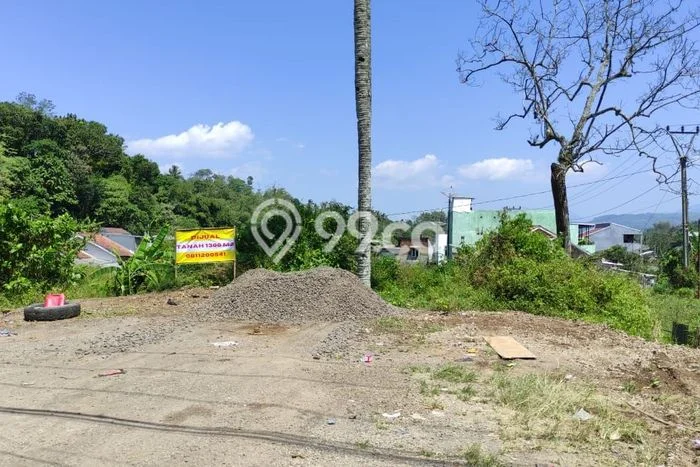 Jarang Ada! Tanah di Cimalaka Punya Luas 1300m2 SHM Jarang Ada! Tanah di Cimalaka Punya Luas 1300m2 SHM
