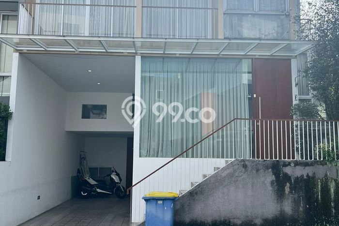 Rumah Luxury Modern Tanpa Renovasi di Mampang Jakarta Selatan Rumah Luxury Modern Tanpa Renovasi di Mampang Jakarta Selatan