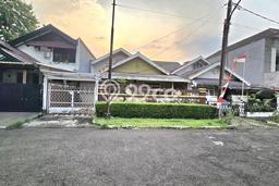 Rumah Luxury Modern Siap Huni di Bintaro Tangerang Selatan Rumah Luxury Modern Siap Huni di Bintaro Tangerang Selatan